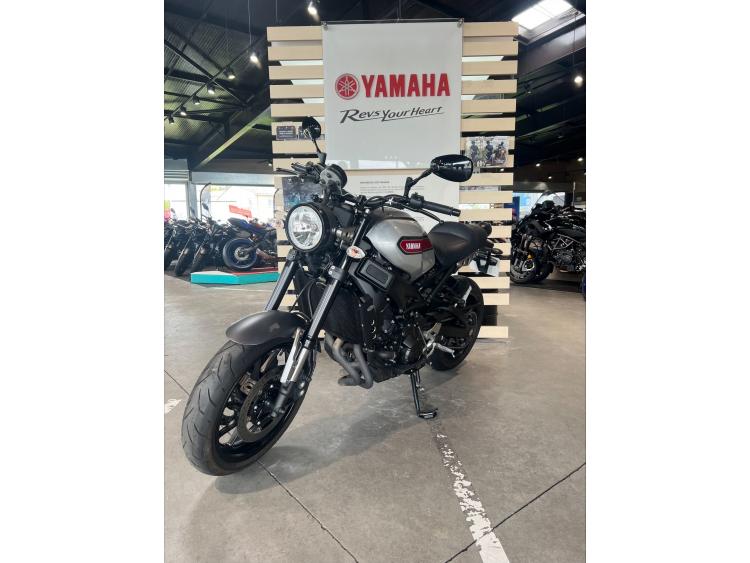 YAMAHA XSR 900