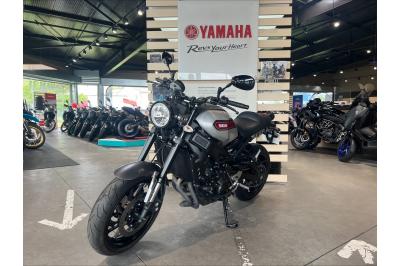 YAMAHA XSR 900