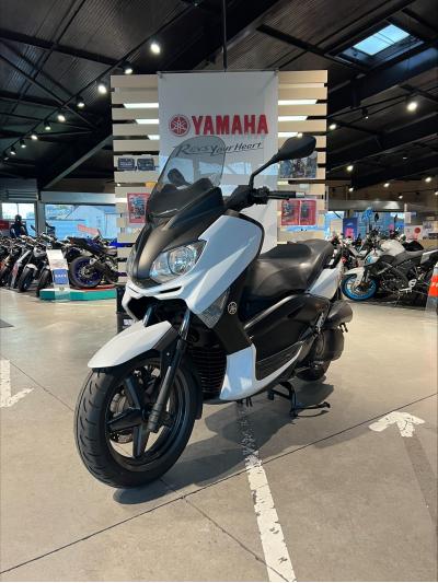 YAMAHA XMAX 125