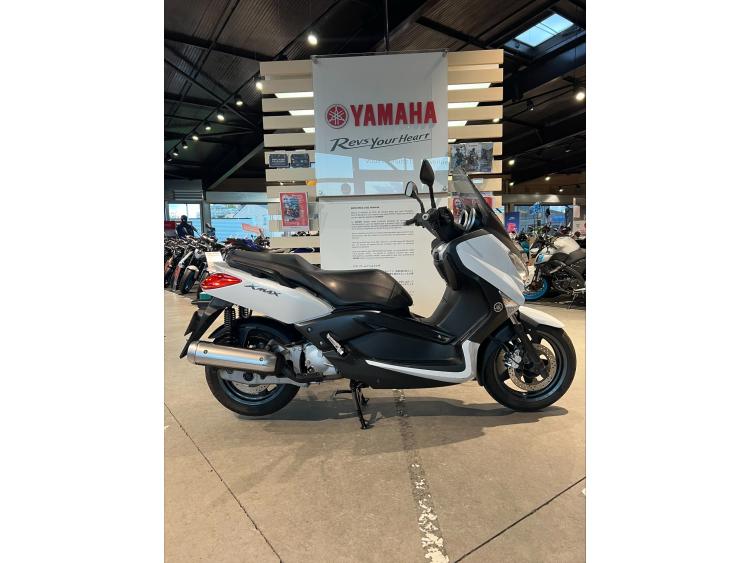YAMAHA XMAX 125