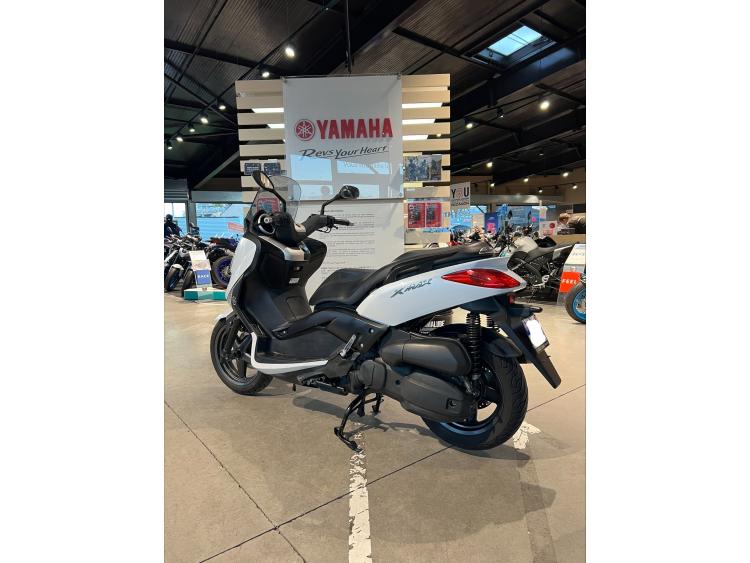 YAMAHA XMAX 125